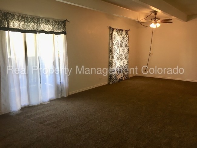 Building Photo - 2 Bedroom Condo in Woodstream Falls