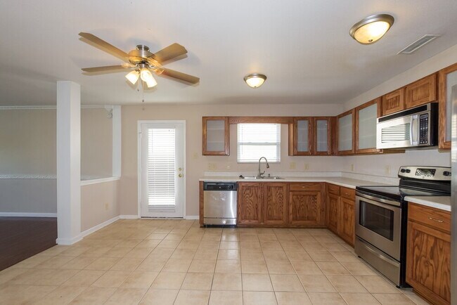 Building Photo - 831 Skywatch Ln