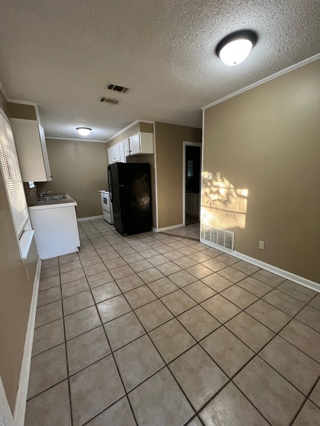 Building Photo - 309 Hickerson Ave