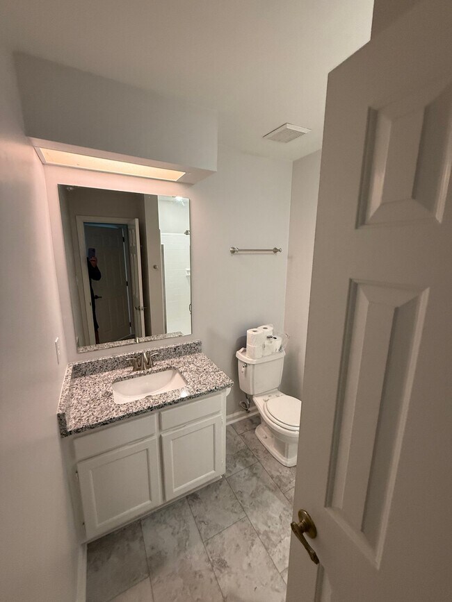 Foto del edificio - 9453 Kings Falls Dr