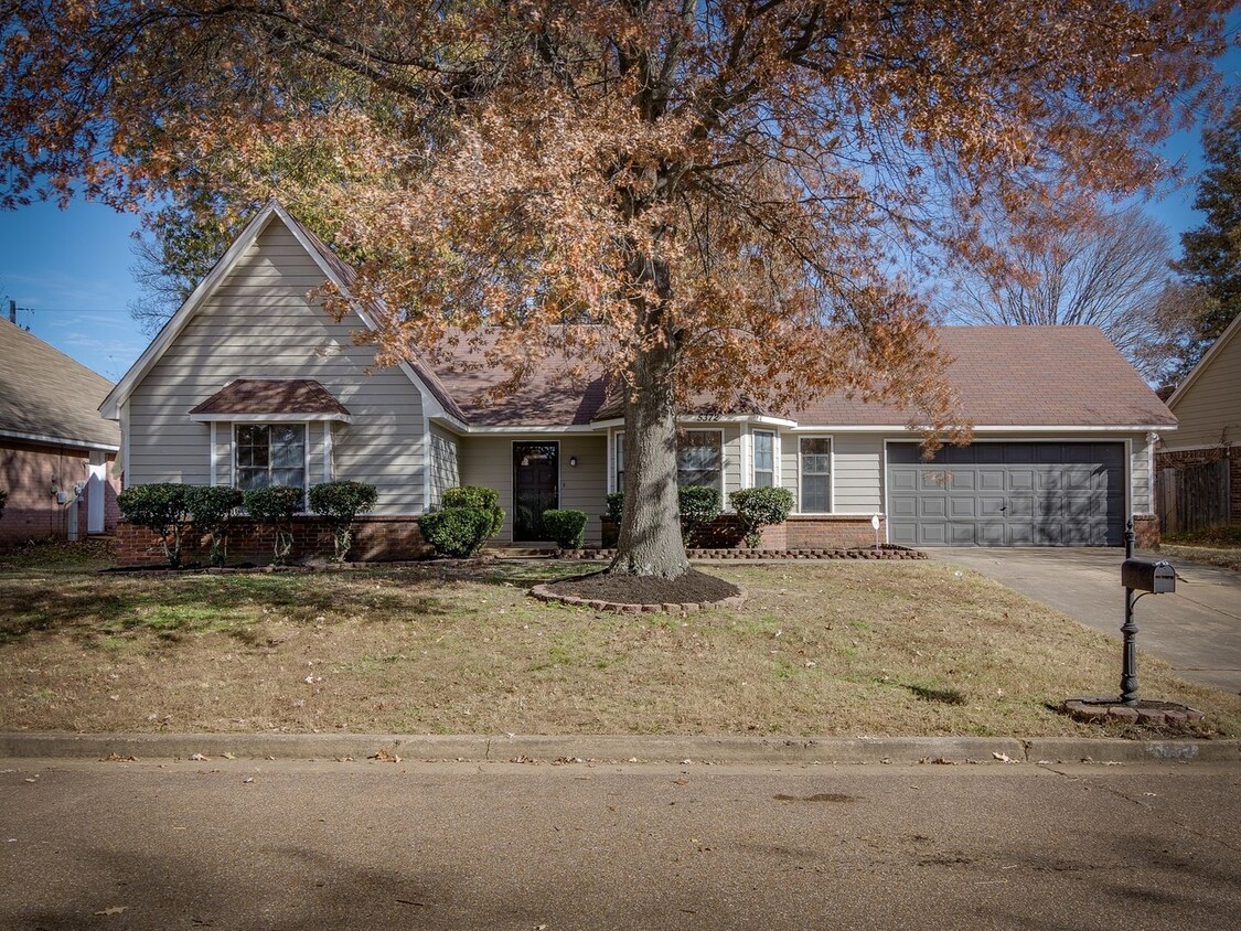 Foto principal - Renovated and Ready for Move In!