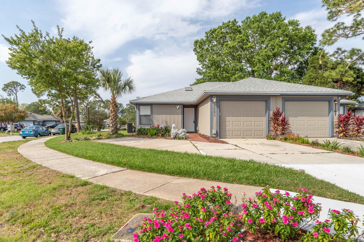 2263 Ironstone Dr E, Jacksonville, FL 32246 House Rental in
