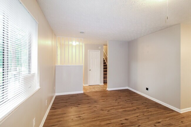 Building Photo - 4075 Sage Ct SW