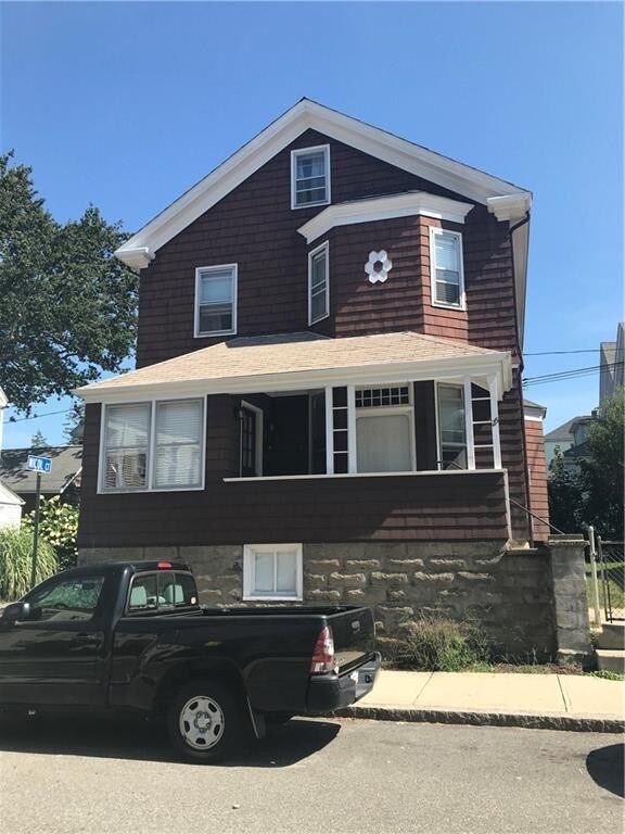 Building Photo - 25 Newport Ave