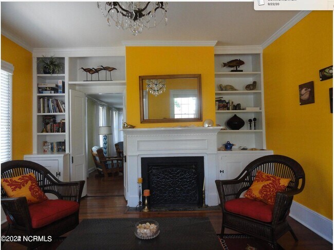 Building Photo - 608 Dock St