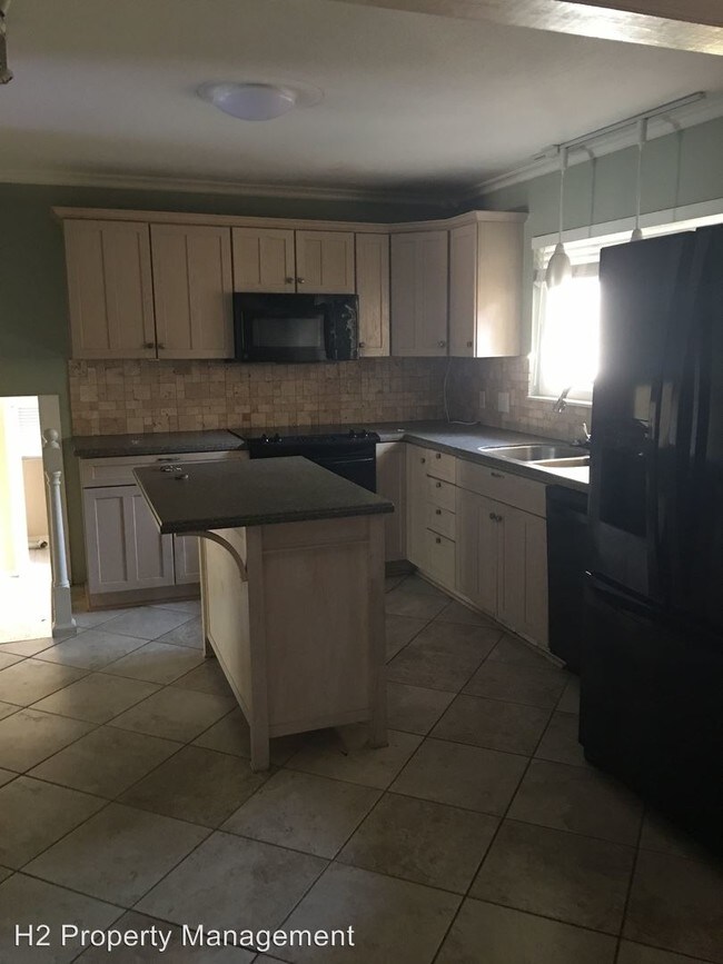 Building Photo - 3037 Corrib Dr