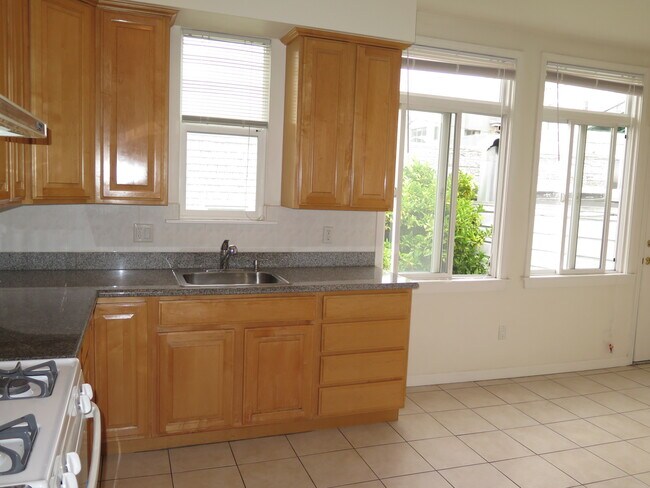 Building Photo - 1378 Jackson St