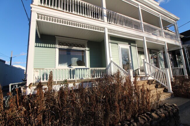 Building Photo - 16 Main St