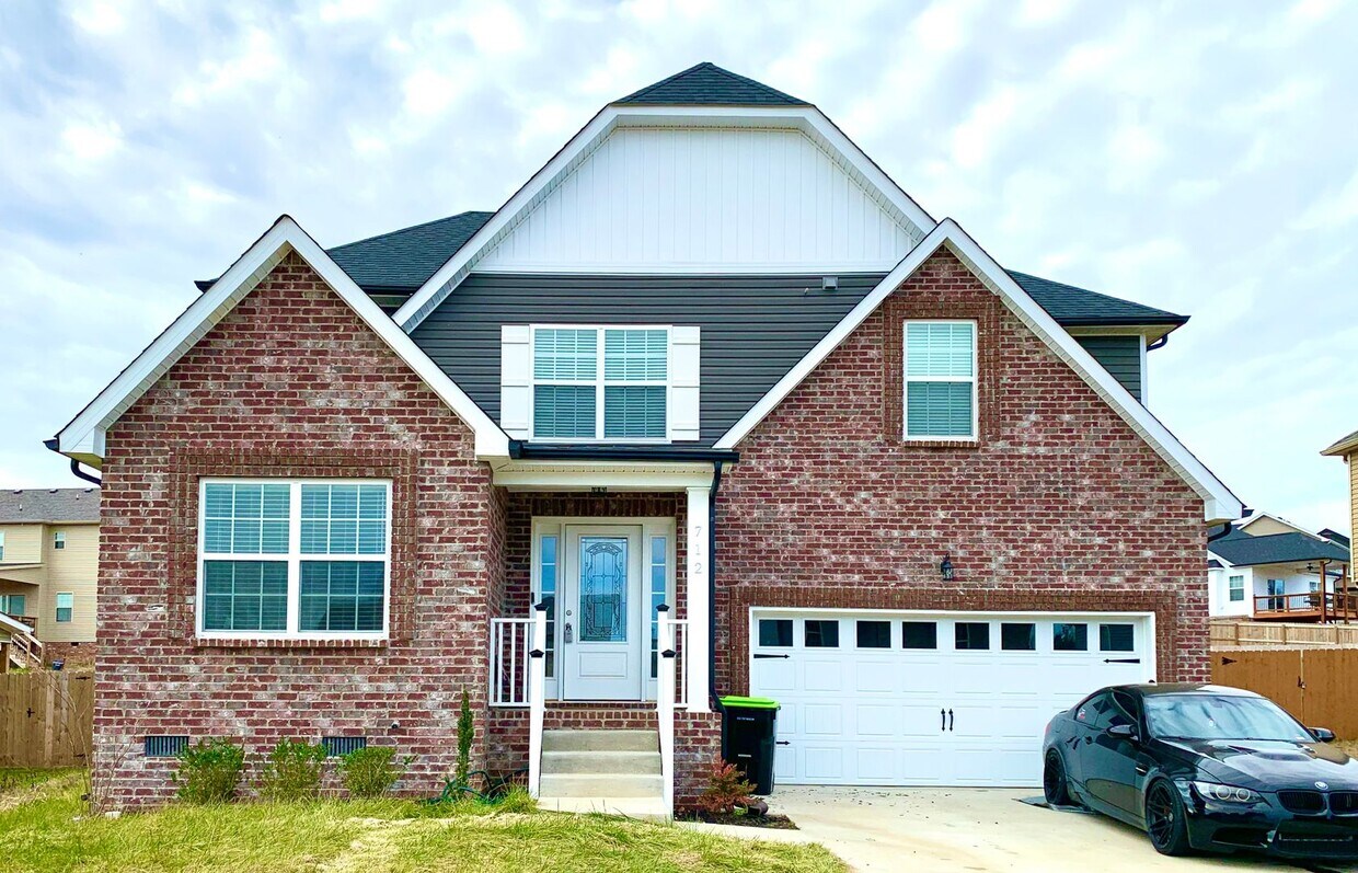 Foto principal - 712 Banister Dr