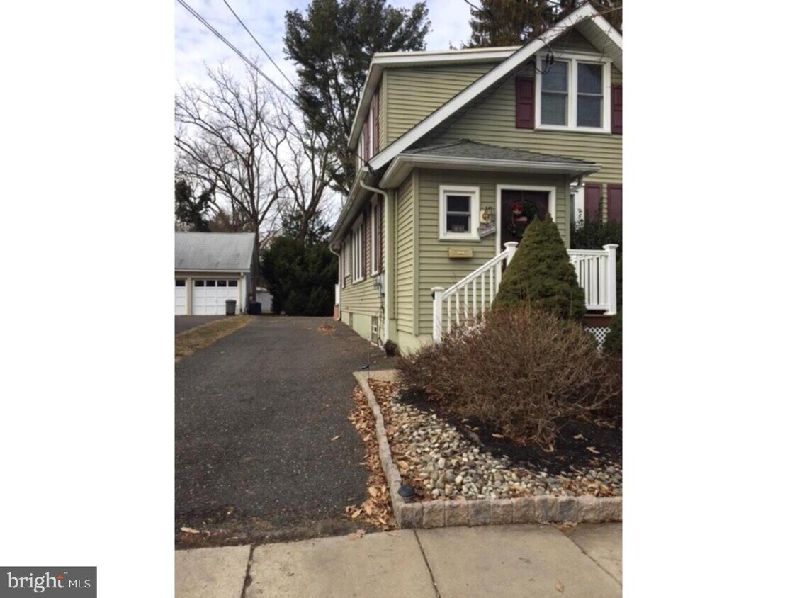 16 Evergreen Ln, Haddonfield, NJ 08033 House Rental in Haddonfield