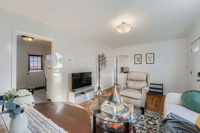 Foto del edificio - 2928 Milwaukee St