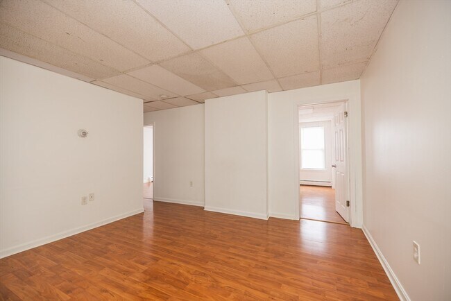 Building Photo - 91 Elm St