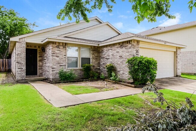 Building Photo - 2433 Pecan Dr