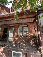 Building Photo - 1826 S 6th St