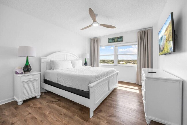 Building Photo - 205 Jimmy Buffett Mem Hwy