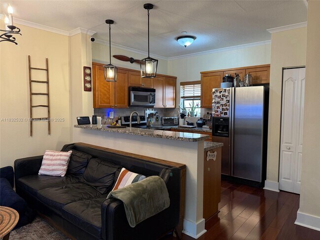 Building Photo - 2808 Coconut Ave