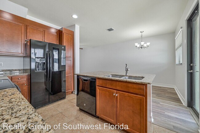 Foto del edificio - 3 br, 2.5 bath House - 9450 Sardinia Way #103