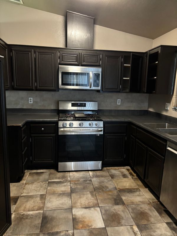 Foto del edificio - 14561 Victor Dr