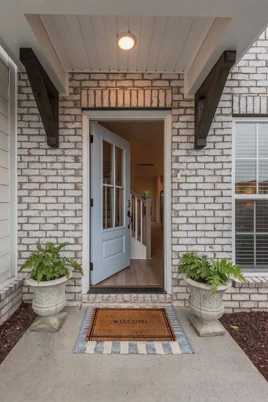 Building Photo - 213 Holywell Dr