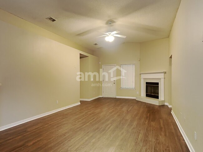 Foto del edificio - 6265 Ironside Dr N