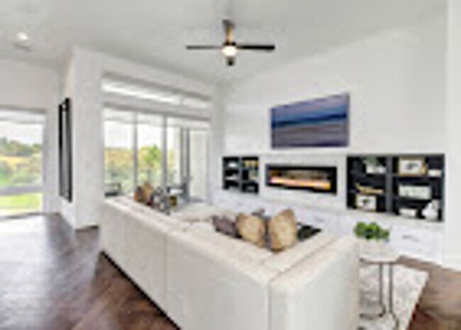 Building Photo - Residences at West Oaks