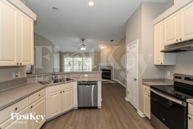 Foto del edificio - 1326 Blue Eagle Way East