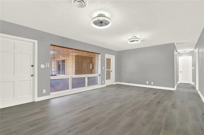 Foto del edificio - 2864 NE 32nd St