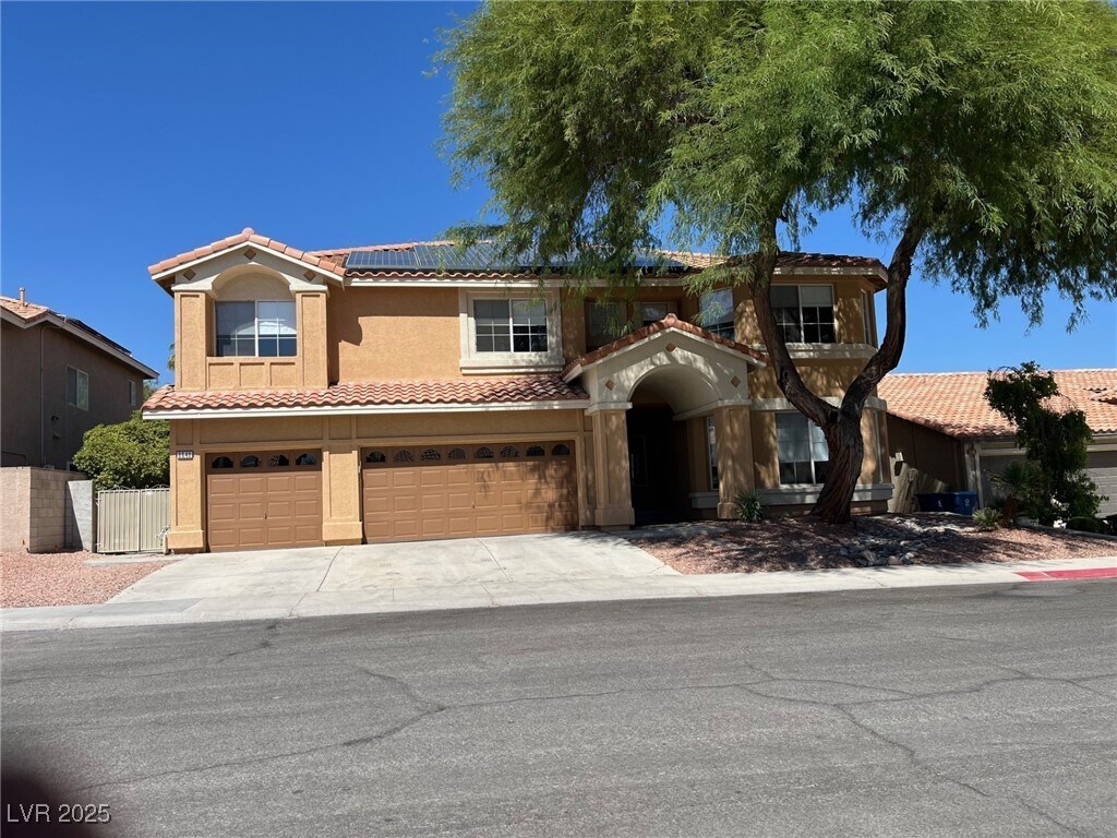 Primary Photo - 8640 Castle Hill Ave