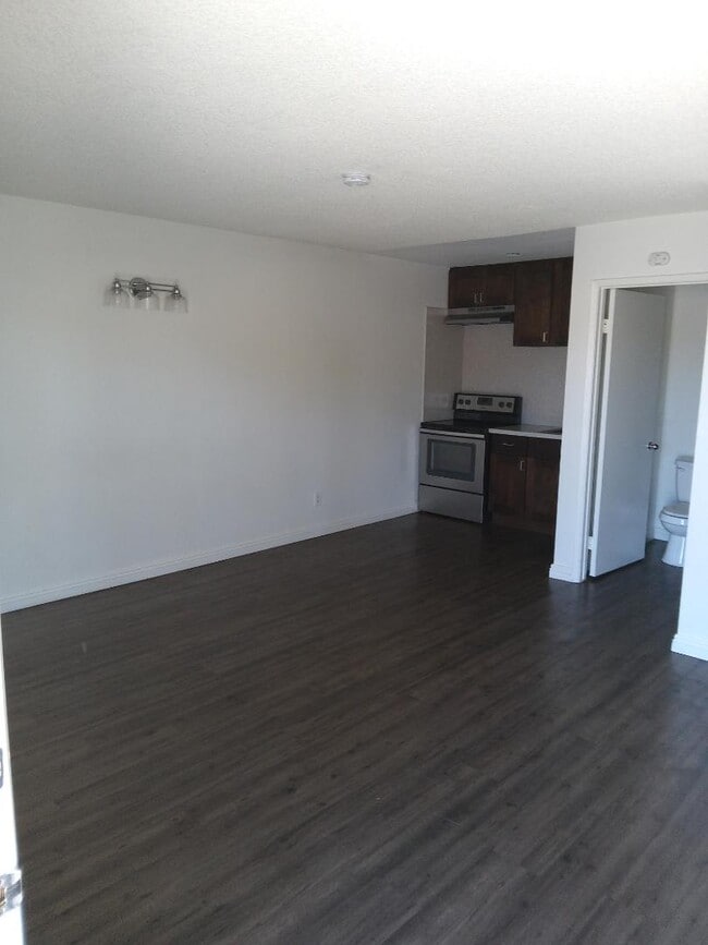 Building Photo - 3855 Stobbs Way