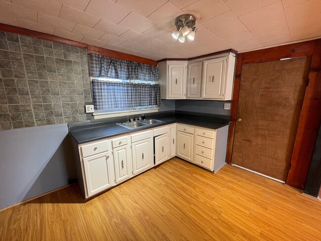 Foto del edificio - 16047 Potters Woods Rd
