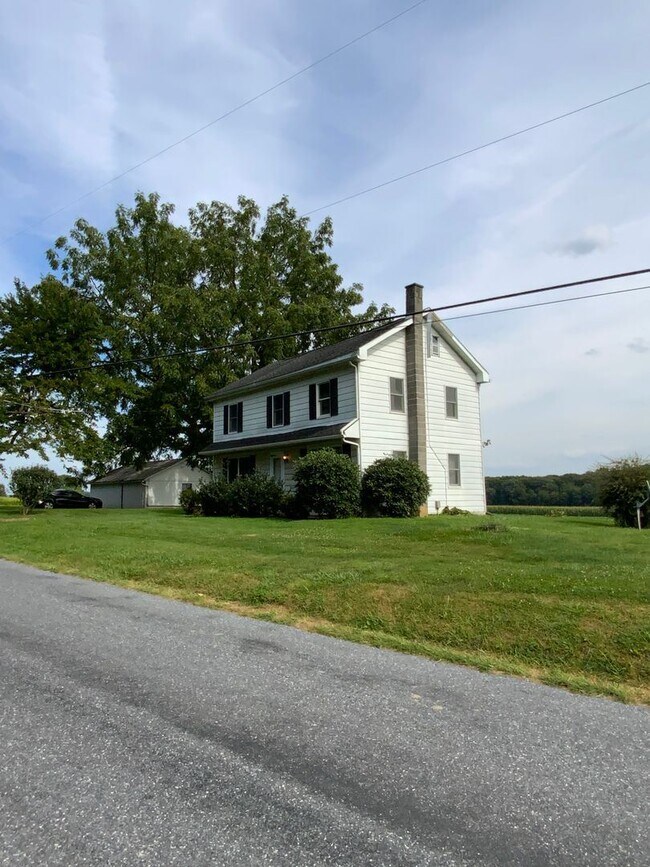 Building Photo - 4 br, 1 bath House - 685 DRYWELLS RD