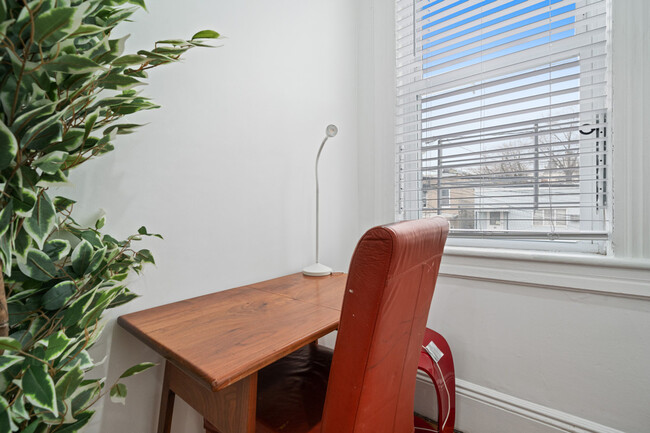 Building Photo - 285 Cator Ave