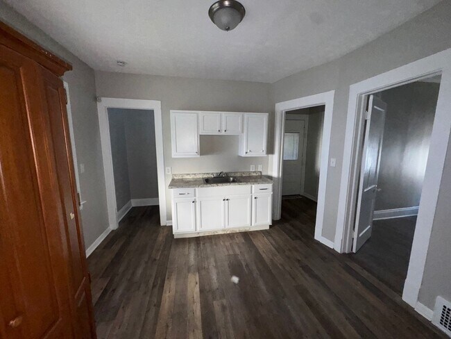 Foto del edificio - Charming 3-Bedroom Property in Prime Location (SECTION 8 VOUCHERS ACCEPTED)