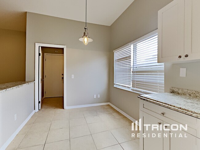Foto del edificio - 707 Sand Ridge Dr