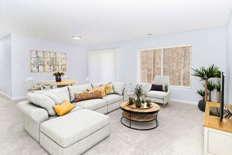 Building Photo - The Oaks Apartments