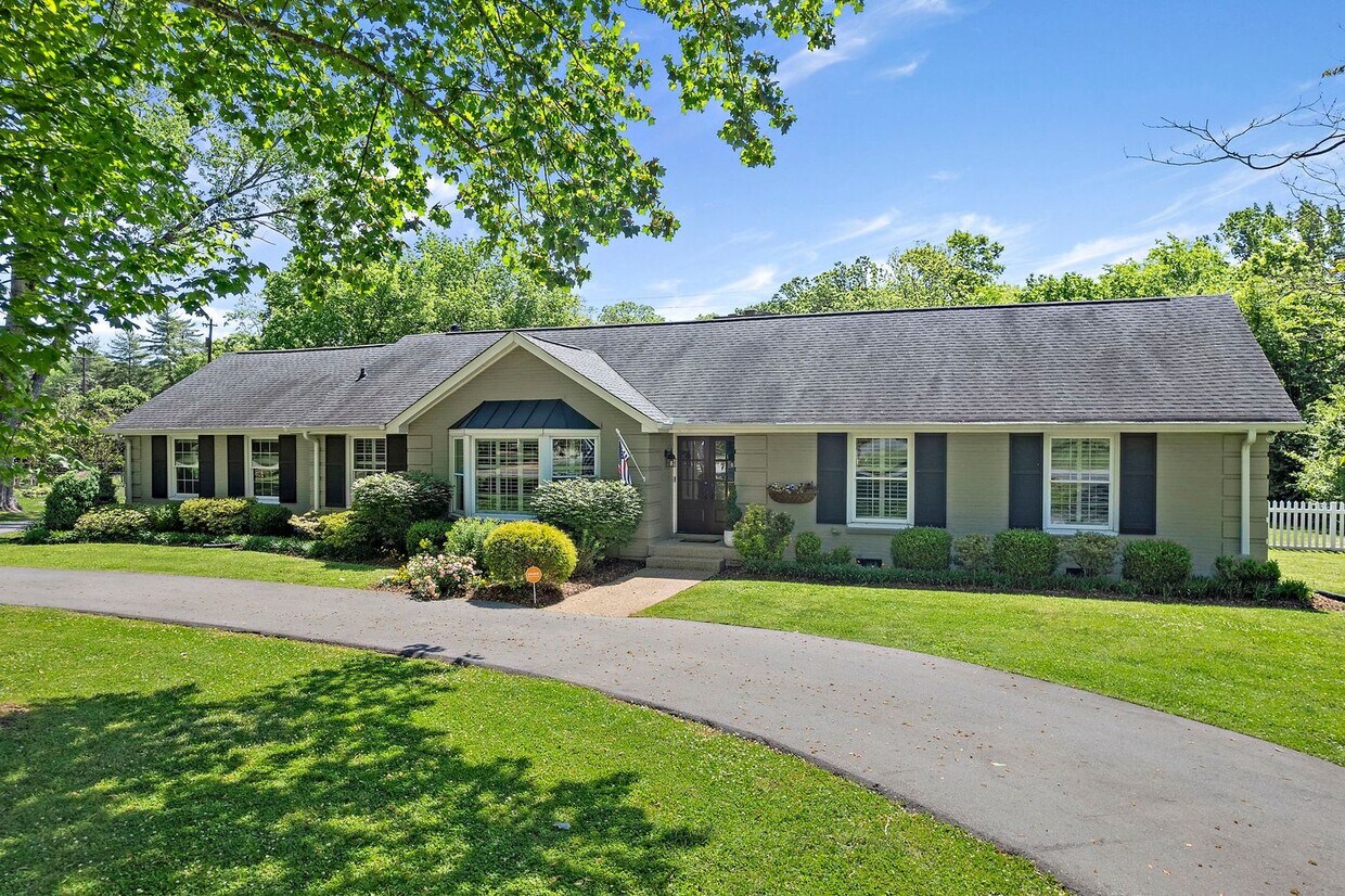 Foto principal - Spacious Hillwood Estate