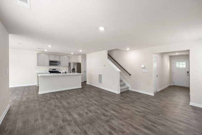 Building Photo - Beautiful 4-bedroom, 2.5 bath home for ren...