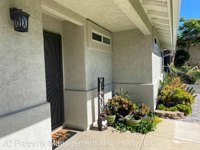 Foto del edificio - 5 br, 2 bath House - 4423 Avocado Blvd