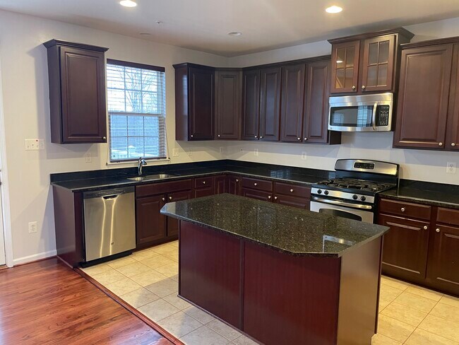 Kitchen - 4269 Talmadge Cir