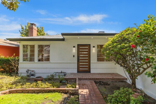 Building Photo - 3444 S Bentley Ave