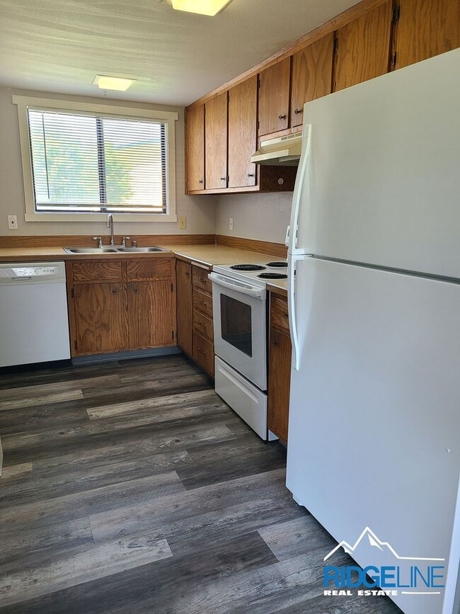 Foto del edificio - 623 Willow Creek Ct