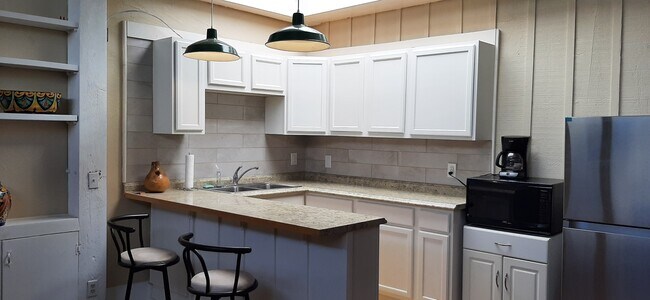 Kitchenette - 2137 Madiera NE