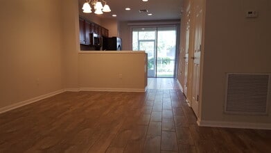 Building Photo - 11441 Summerview Cir