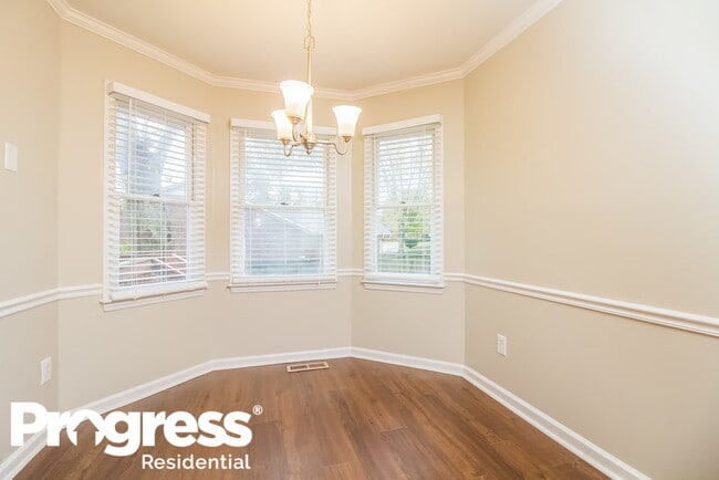 Building Photo - 2140 Liberty Dr