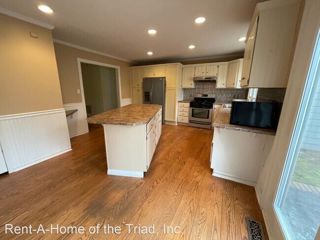 Building Photo - 4 br, 3 bath House - 1003 Browning Road