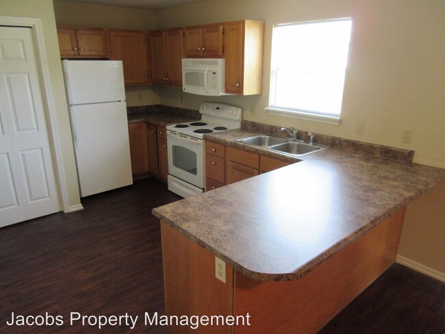 Building Photo - 4401-4403-4403 Cheryl Ct