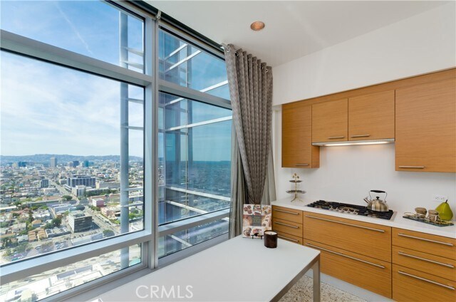 Foto del edificio - 900 W Olympic Blvd