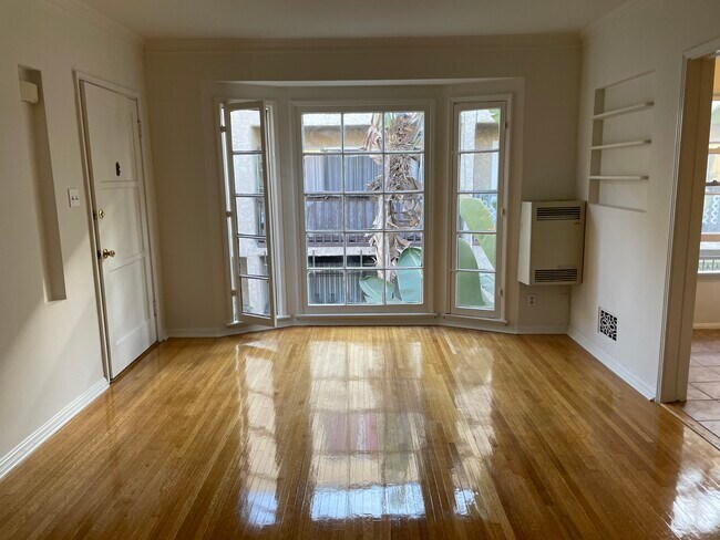 Building Photo - 438 S Gramercy Pl