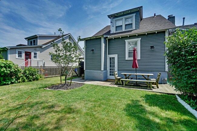 Building Photo - 1817 Fernwood Rd
