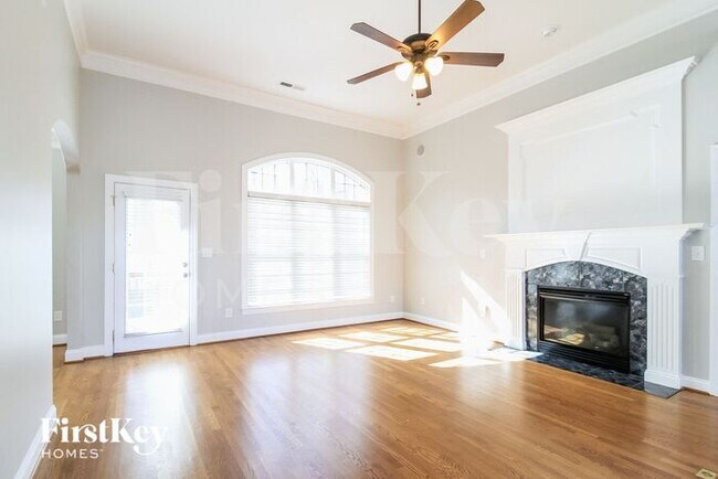 Foto del edificio - 2750 Chestnut Ridge Dr